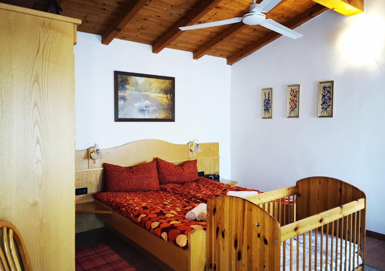 Vila Casa Rustica Con Giardino Caprino Veronese Exteriér fotografie